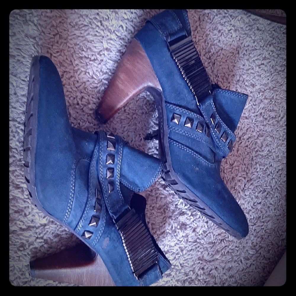 Navy Blue Kathy van Zeelan Booties
